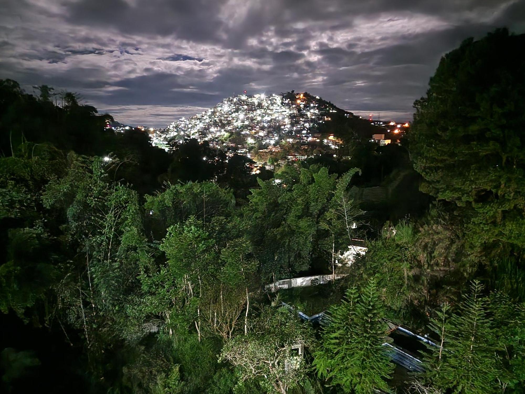 Апартаменти The Courtyards Goshen Baguio City Екстер'єр фото